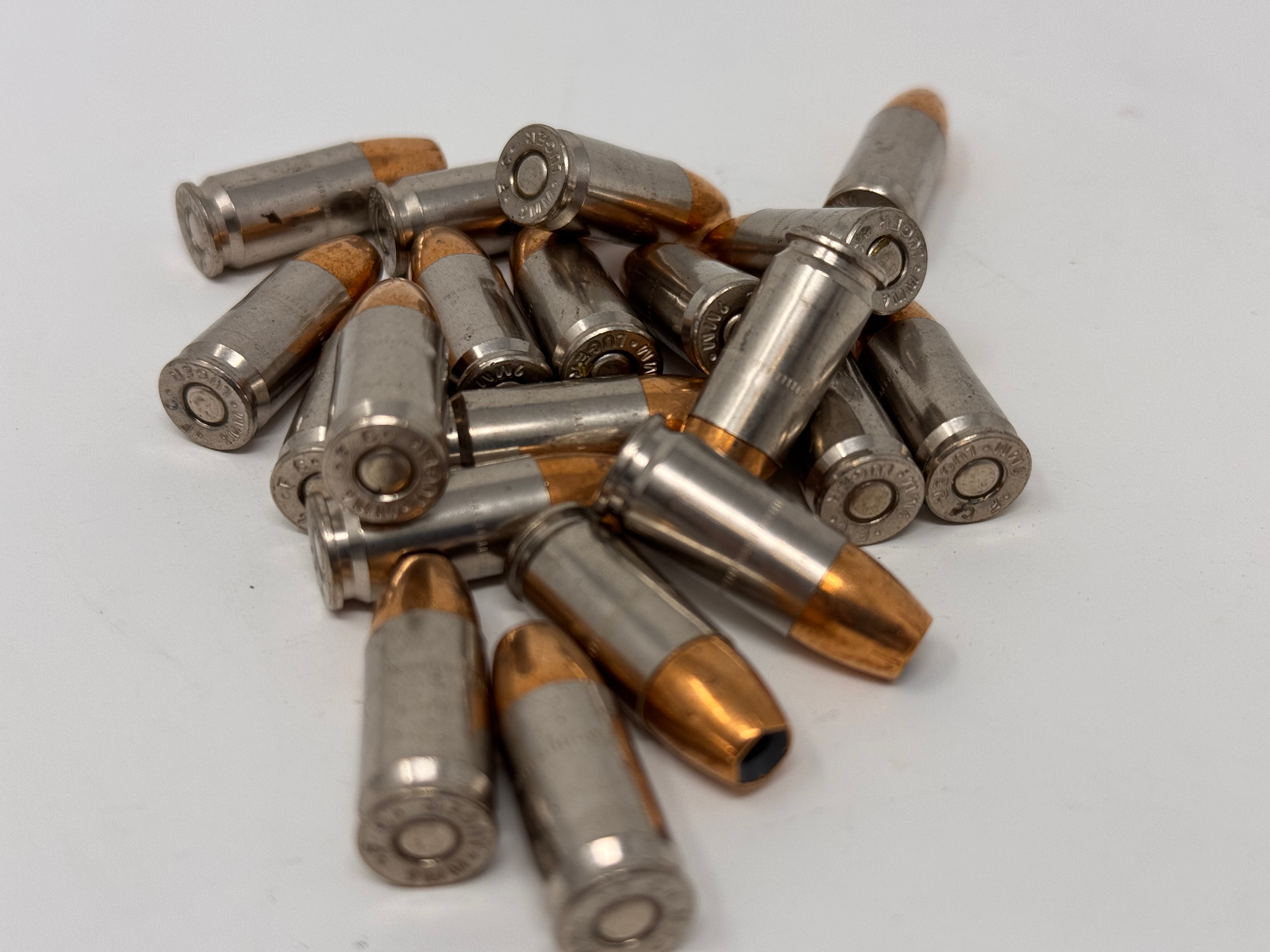 9mm - 124 Grain Hydra-Shok JHP - Federal Premium® - 20 Rounds